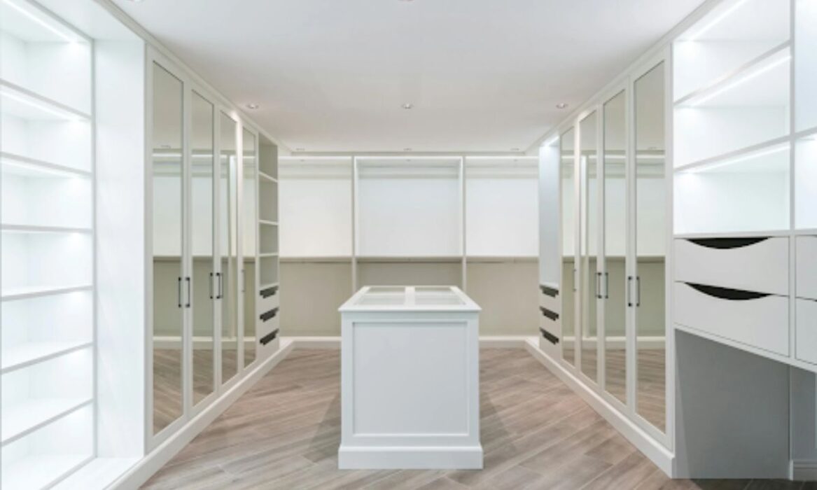 Luxury Walk-In Closet Design: How to Choose the Right Materials and Finishes